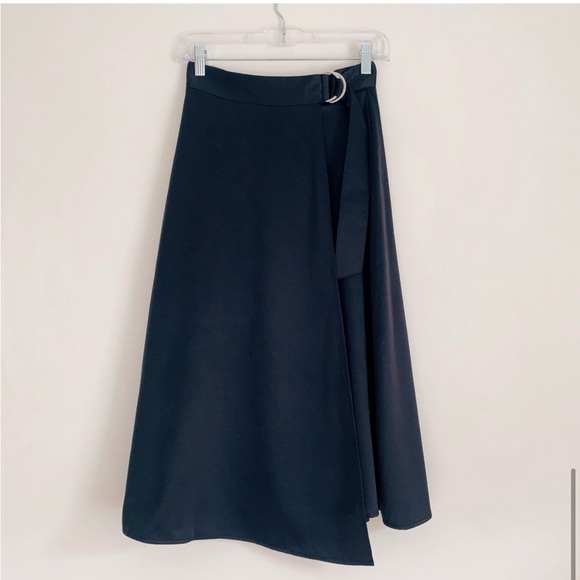 ISO- H&M Navy satin midi skirt- 6,8,10 size - Picture 6 of 6
